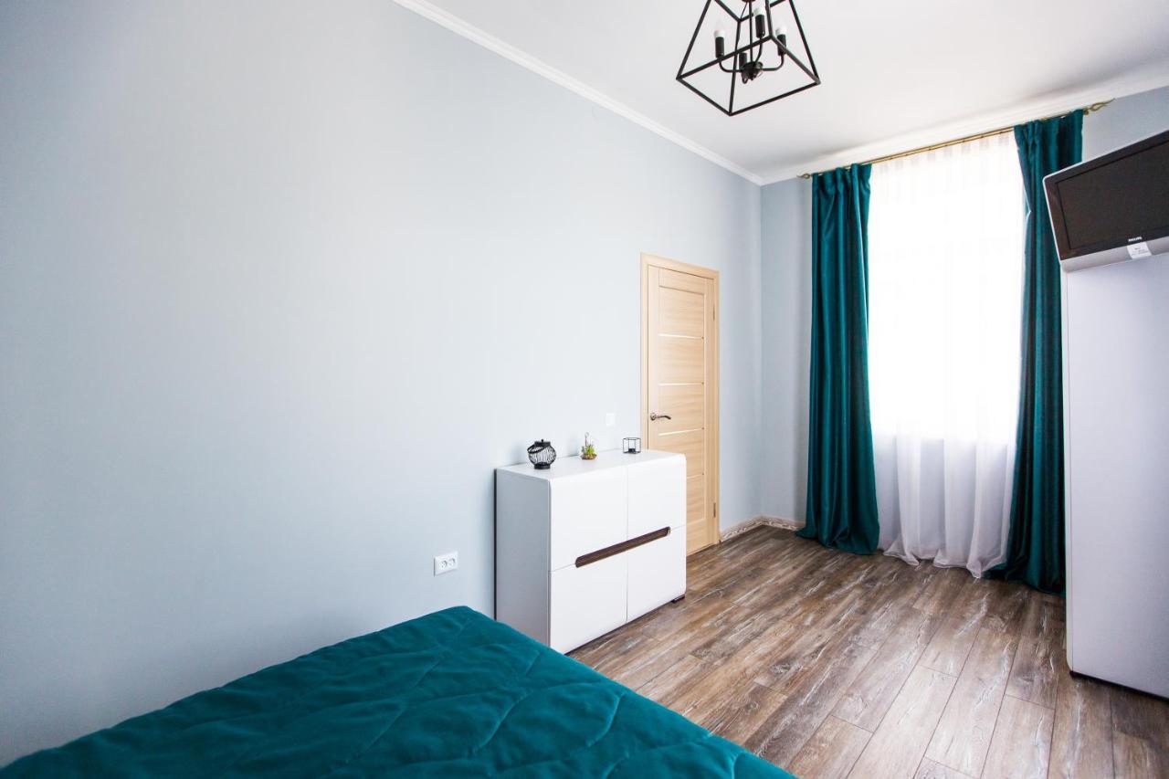 1 Bedroom Apartment Near Elizabeth'S The Cathedral Λβιβ Εξωτερικό φωτογραφία