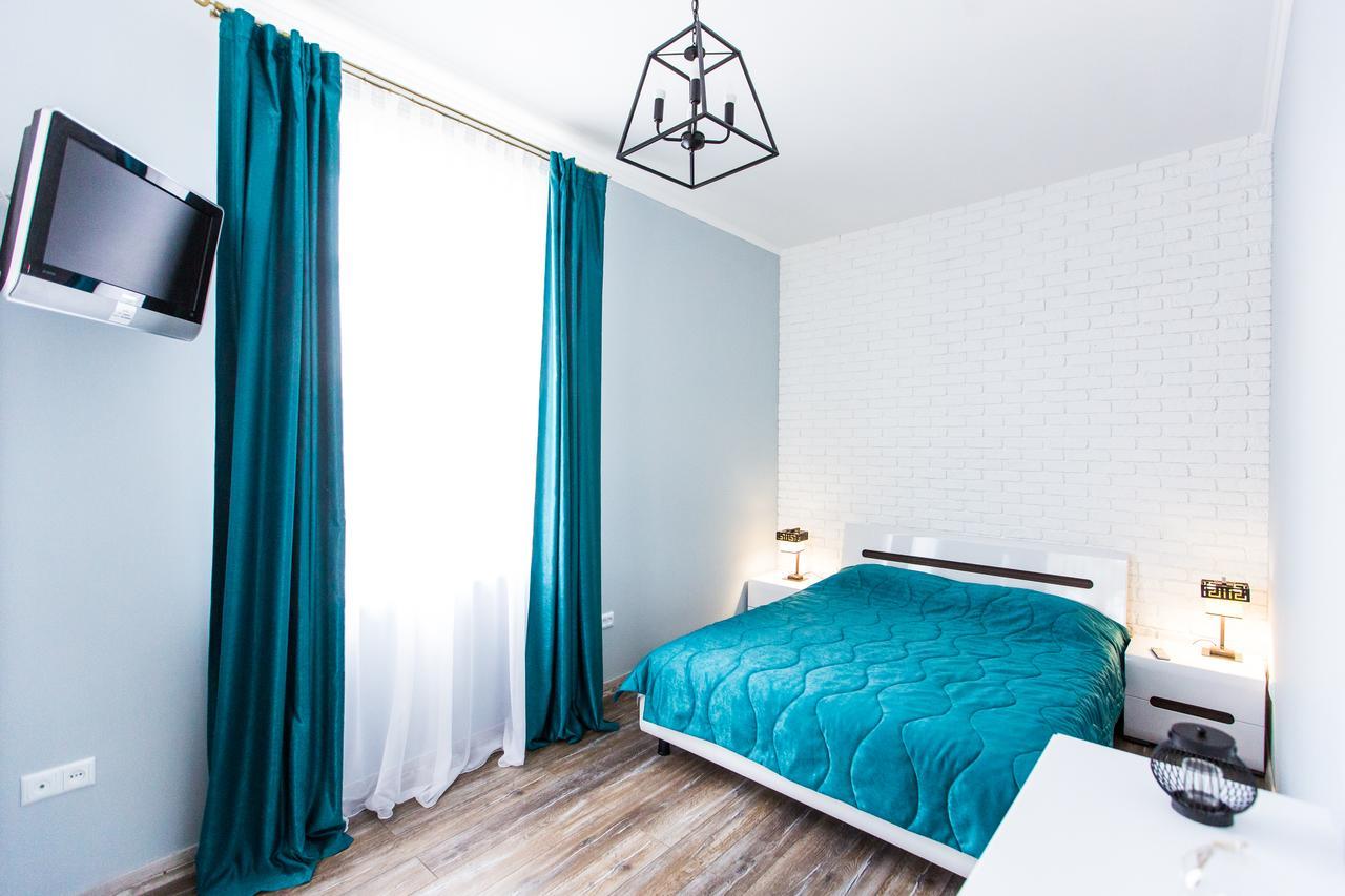 1 Bedroom Apartment Near Elizabeth'S The Cathedral Λβιβ Εξωτερικό φωτογραφία