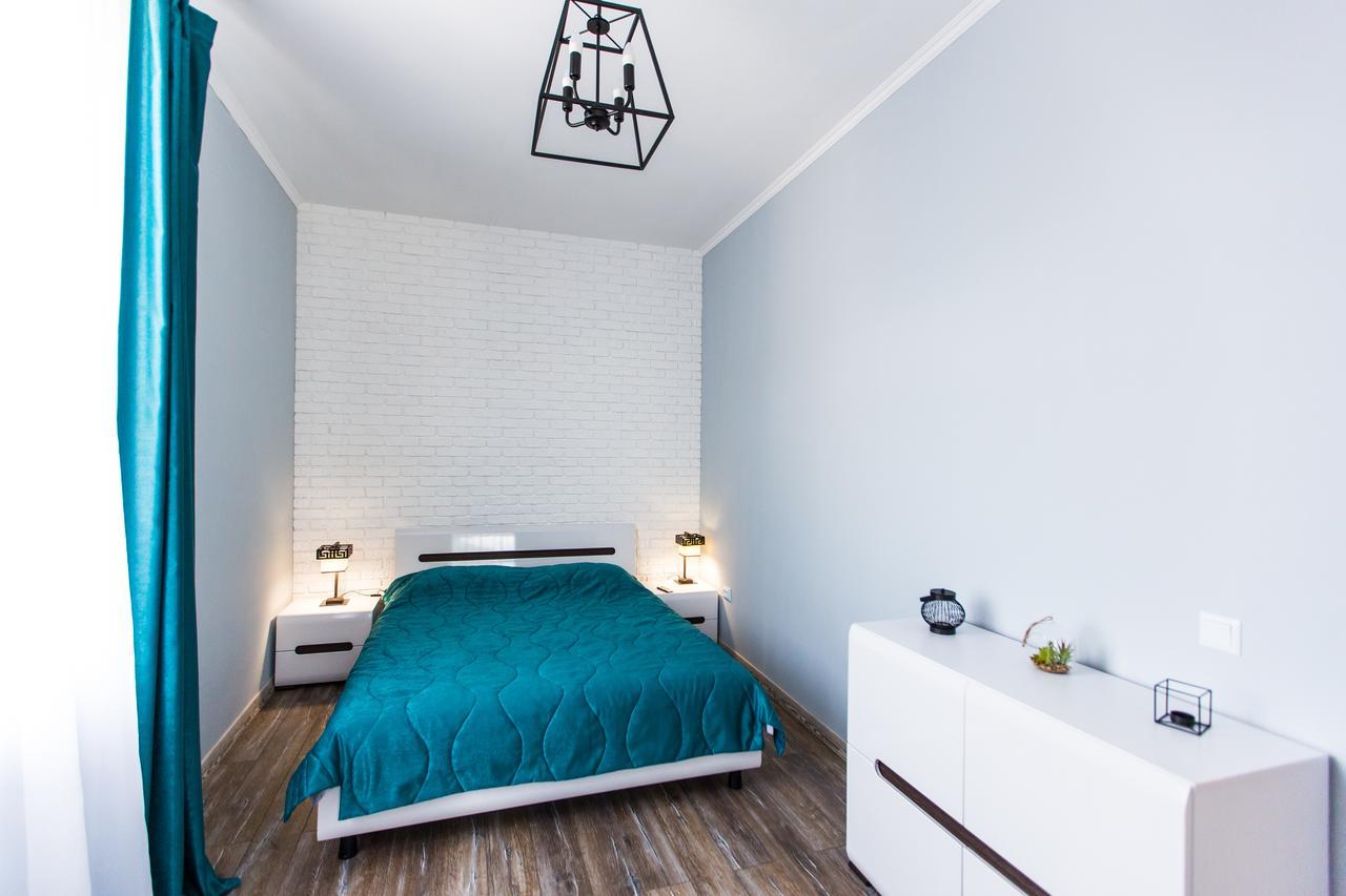 1 Bedroom Apartment Near Elizabeth'S The Cathedral Λβιβ Εξωτερικό φωτογραφία
